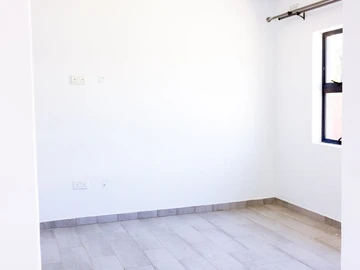 3 Bedroom Flat & Apartment