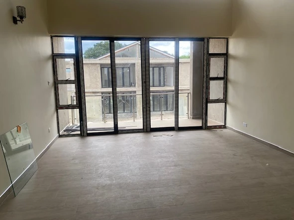 4 Bedroom Flat & Apartment
