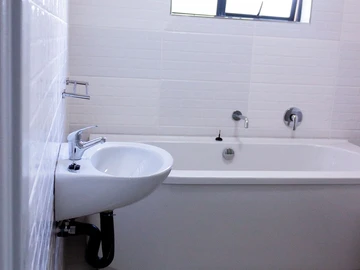 3 Bedroom Flat & Apartment